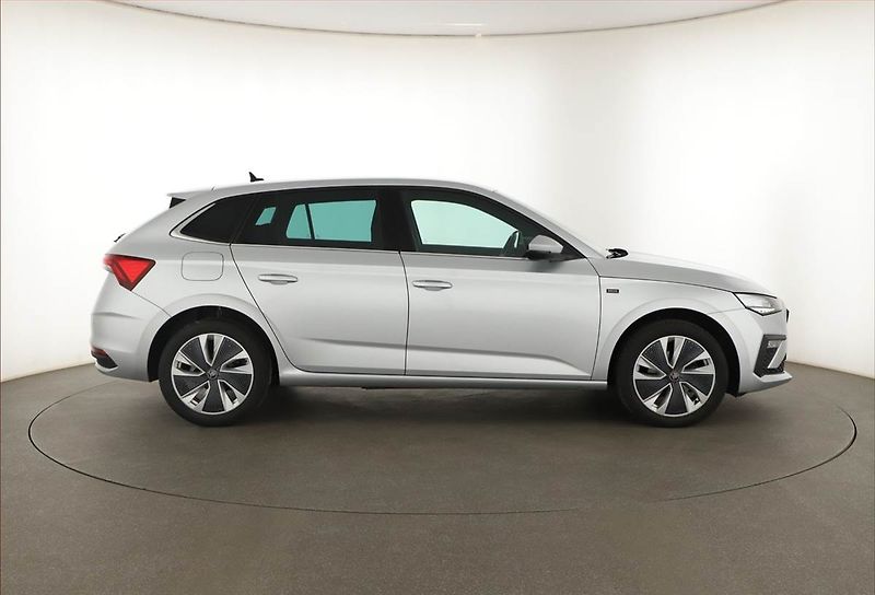 Škoda Scala (2025) 1.0 TSI, Drive, FullLed - fotka 6 z 15