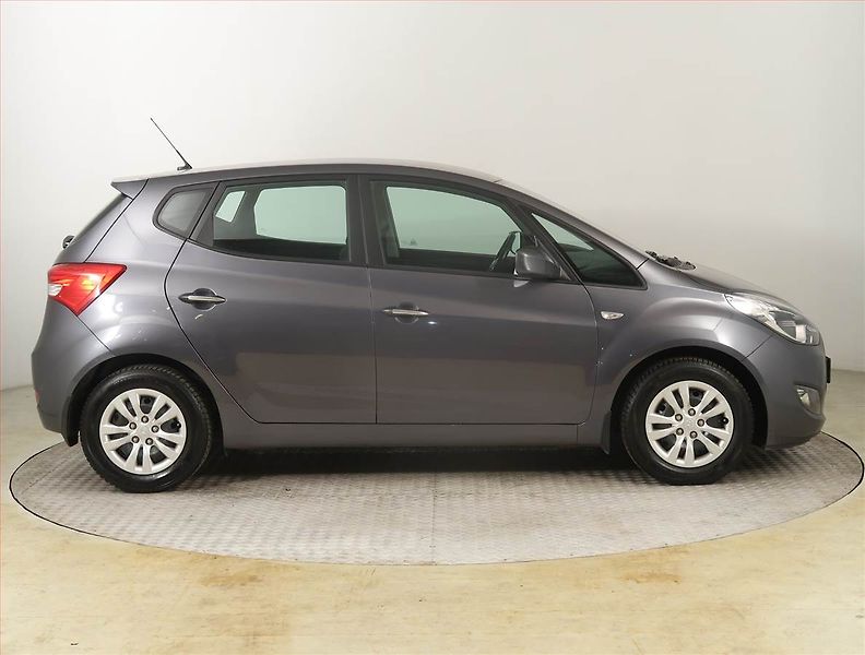 Hyundai ix20 (2015) 1.4 CVVT, Serv.kniha - fotka 6 z 18