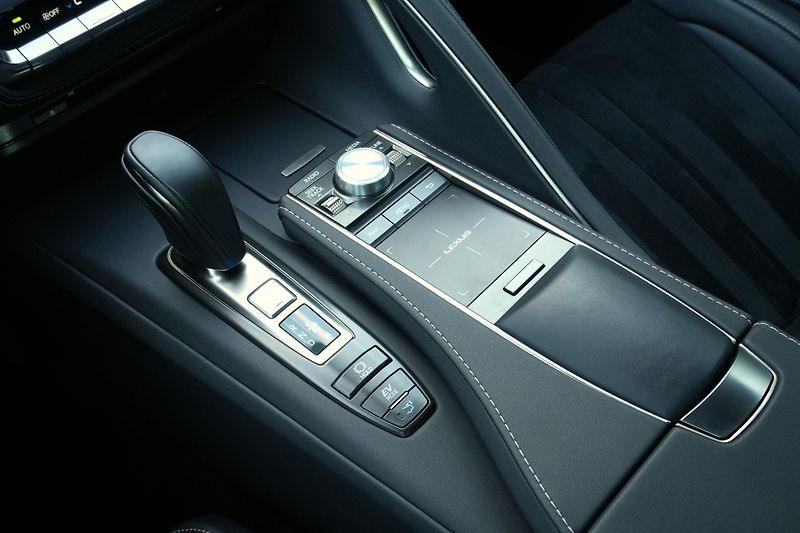 Lexus LC 500h 3.5L V6, Kamera, HUD,Ventilace - fotka 16 z 31