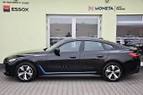 BMW i4 eDrive40 97,4%SoH. - náhled 11