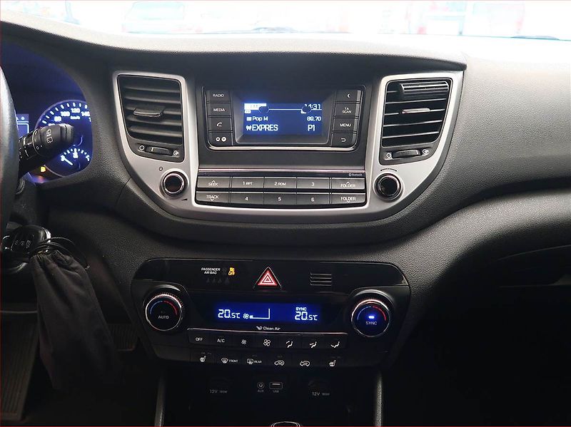 Hyundai Tucson (2018) 1.7 CRDi, Automat, Xenony - fotka 12 z 17