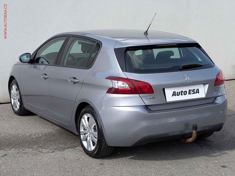 Peugeot 308 (2017) 1.2PT, 1.maj,ČR, AC, park - fotka 4 z 15