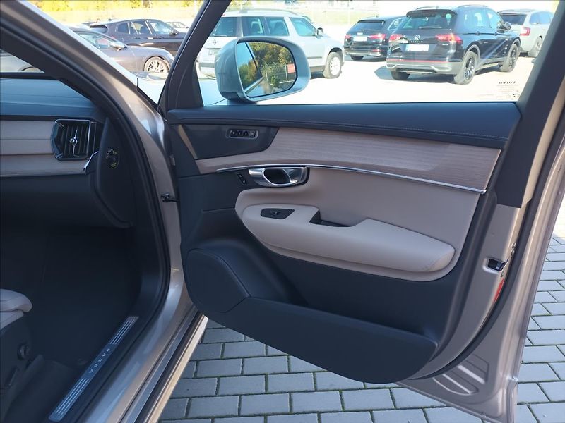 Volvo XC90 2,0 B5,BRIGHT PLUS,ČR,POLESTAR - fotka 21 z 37