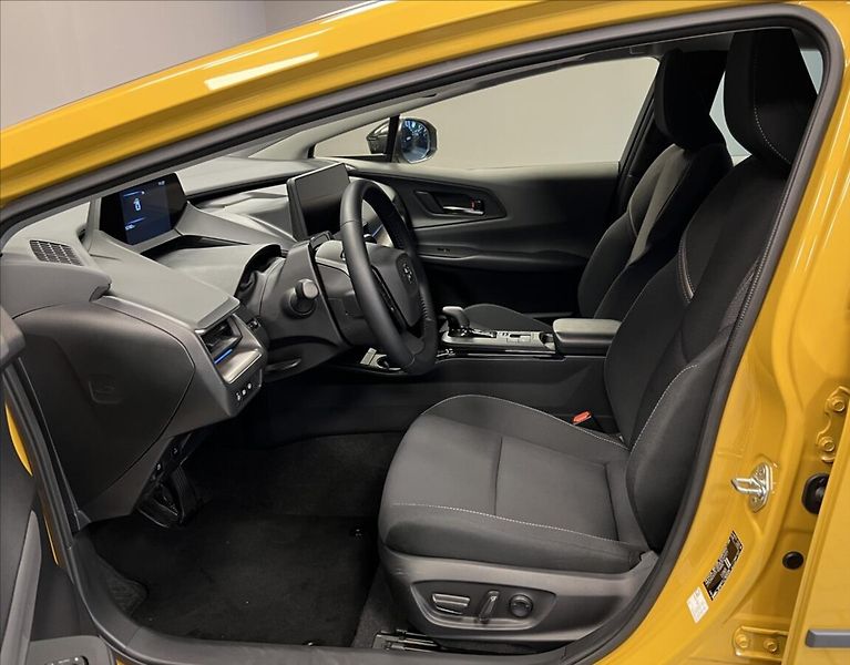 Toyota Prius 2,0 PHEV Comfort - fotka 9 z 17