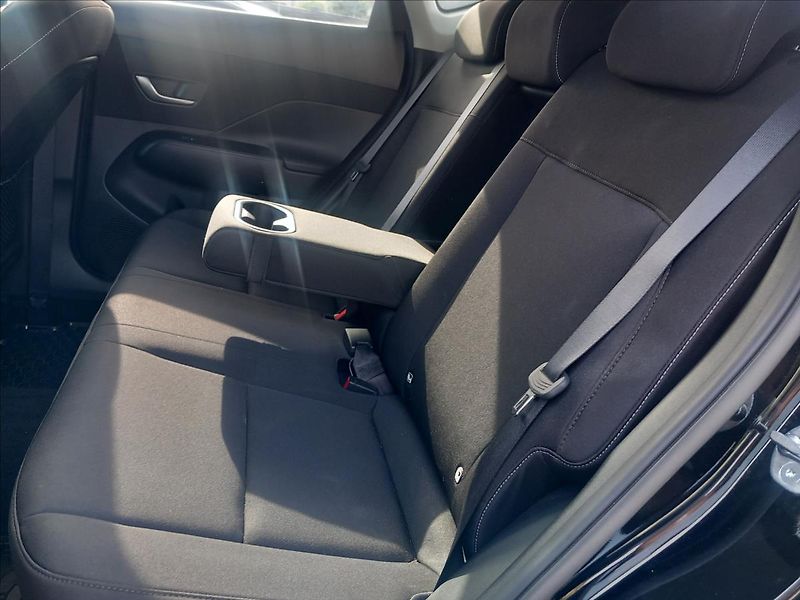 Hyundai Kona 1,6 T-GDI SMART DCT 4x4 TECHN. - fotka 20 z 23