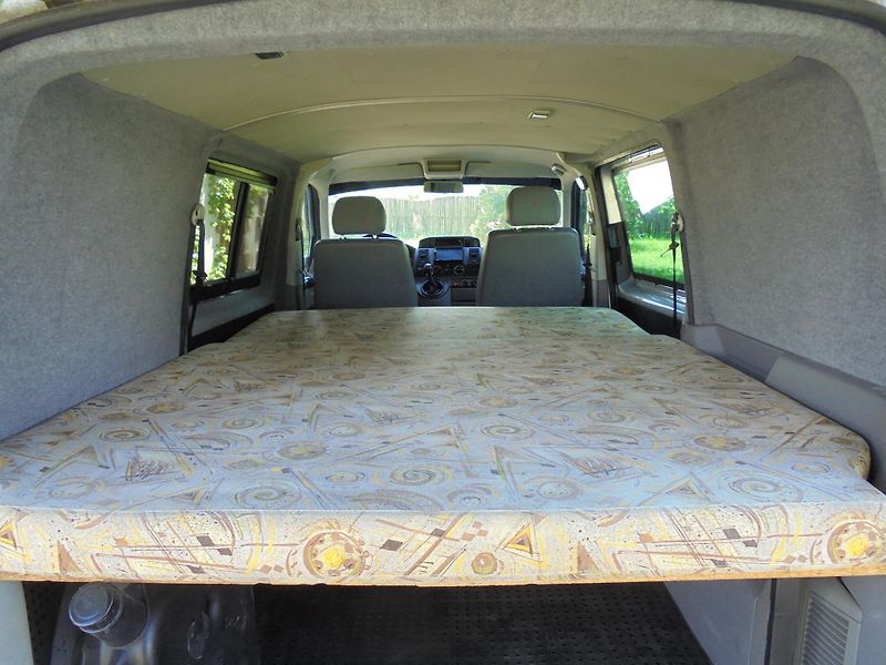 Volkswagen Transporter (2005) 2.0i - 5.MÍST - OBYTNÁ ÚPRAVA - fotka 14 z 16