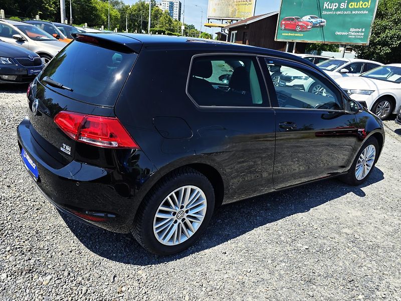 Volkswagen Golf 1.2TSI 63 KW CUP  - fotka 6 z 20