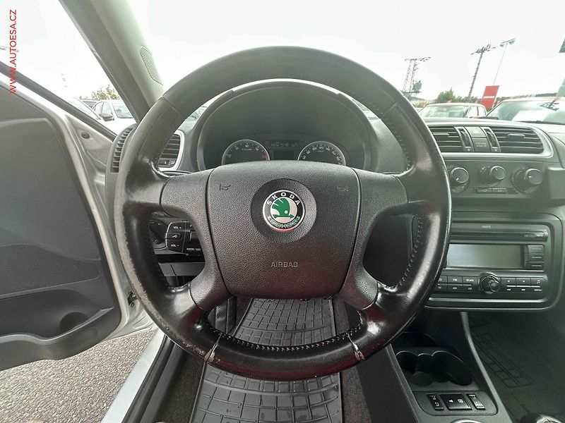 Škoda Roomster (2007) 1.6 16V - fotka 12 z 16