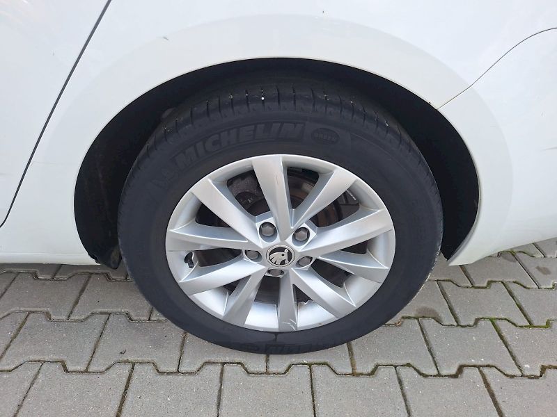 Škoda Octavia (2018) 1.6 TDI / 85 kW / 5MP / Style - fotka 29 z 30