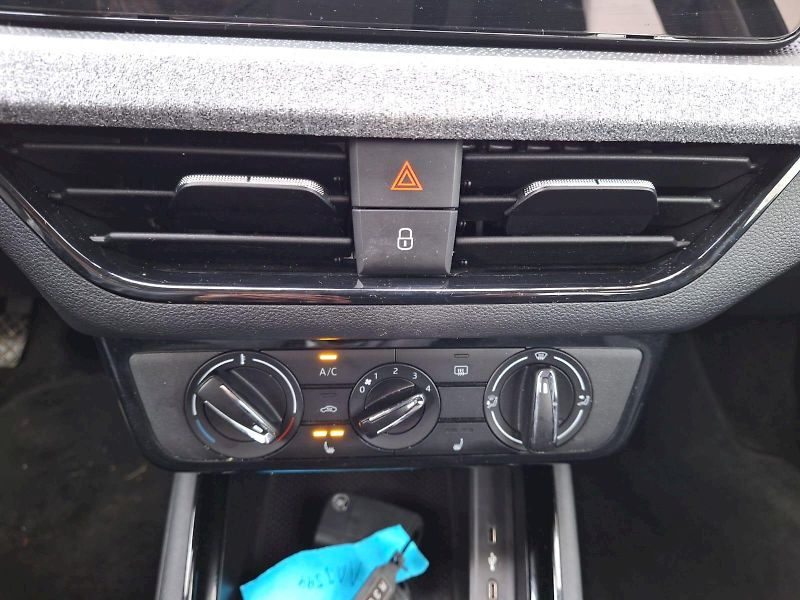 Škoda Kamiq (2024) 1.0 TSI / 85 kW / 6MP / Select - fotka 18 z 32