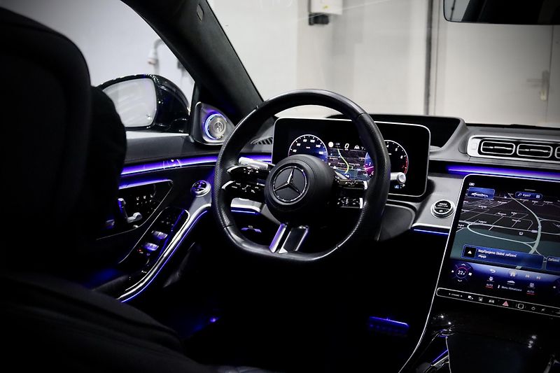Mercedes-Benz Třídy S 580 Long 4Matic V8 370 kW - fotka 22 z 43