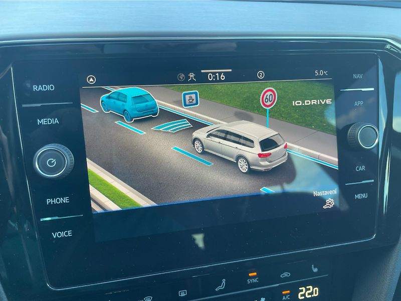 Volkswagen Passat Elegance 2.0 TDI 110 kW DSG Va - fotka 22 z 29
