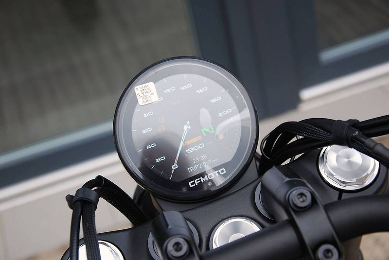 CFMOTO (2026) 450CL-C RED - fotka 19 z 25