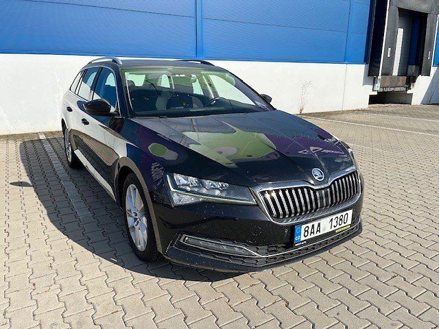 Škoda Superb Ambition Combi - fotka 8 z 15