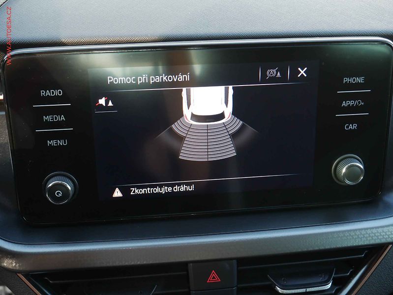 Škoda Kamiq (2022) 1.0 TSi, ČR, LED, park.čidla - fotka 11 z 16