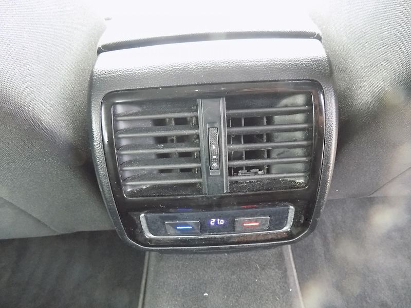 Volkswagen Passat 2,0 TDI DSG SUPERSTAV!!! - fotka 26 z 41