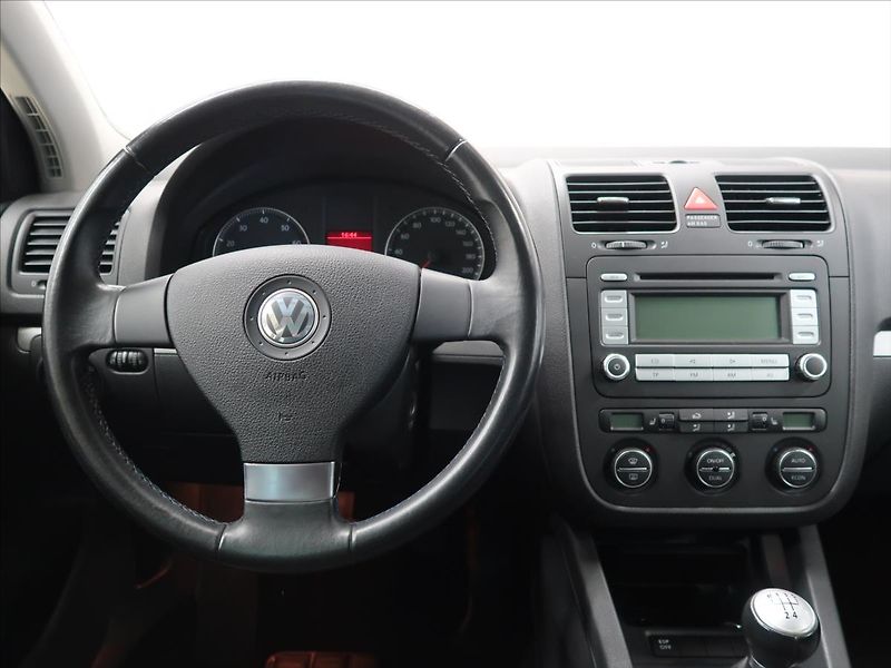 Volkswagen Golf 1,4 i Tour JEN 83500 KM! - fotka 23 z 33