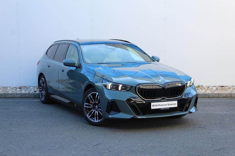 BMW Řada 5 550e xDrive - fotka 6 z 26