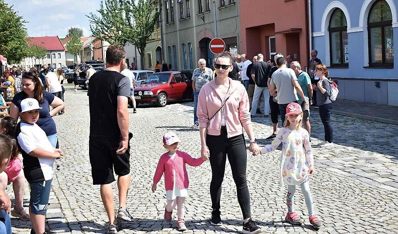 Nablýskaní veteráni projížděli v sobotu celým jihem Prostějovska. Konala se zde tradiční Veterán rallye. 17.6. 2023