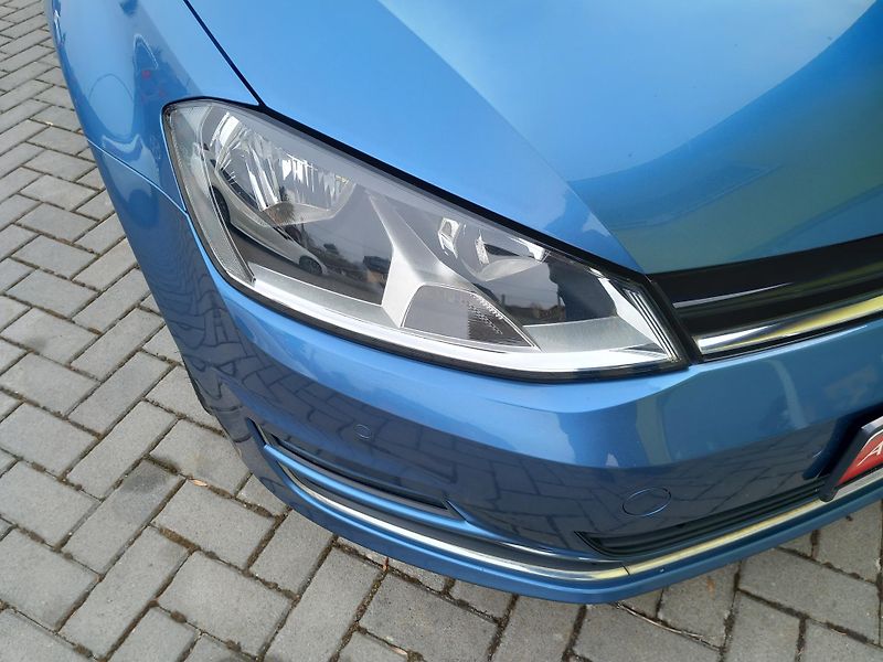 Volkswagen Golf (2013) VII 2,0TDi 110kw 1.MAJITEL - fotka 9 z 39