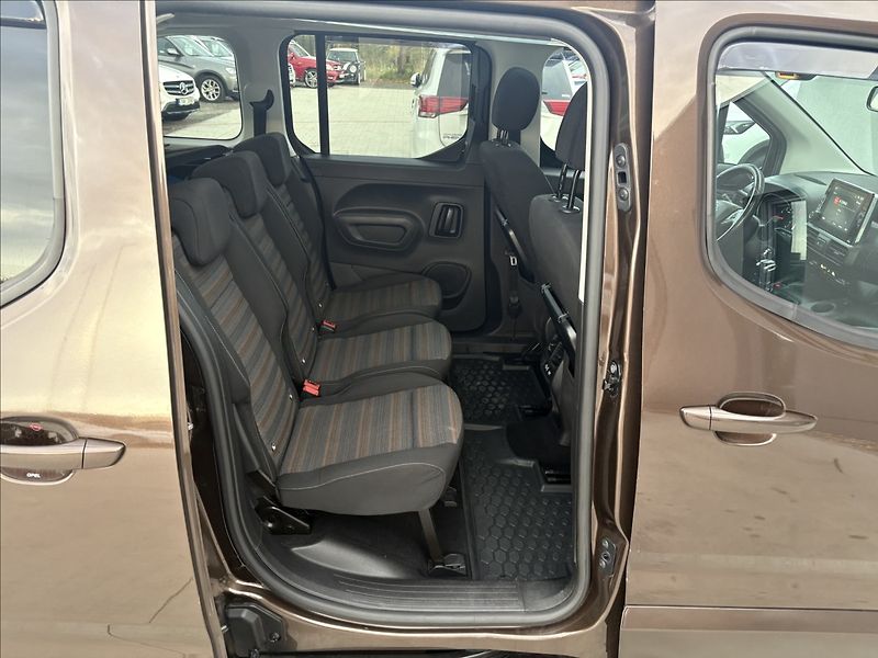Opel Combo 1,2 i 81 KW LIFE PANORAMA CZ - fotka 20 z 30