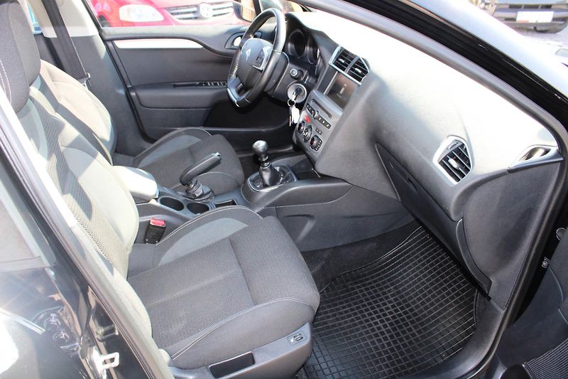 Citroën C4 (2015) 1,2i KLIMA NAVI TEMPOMAT PC - fotka 13 z 16