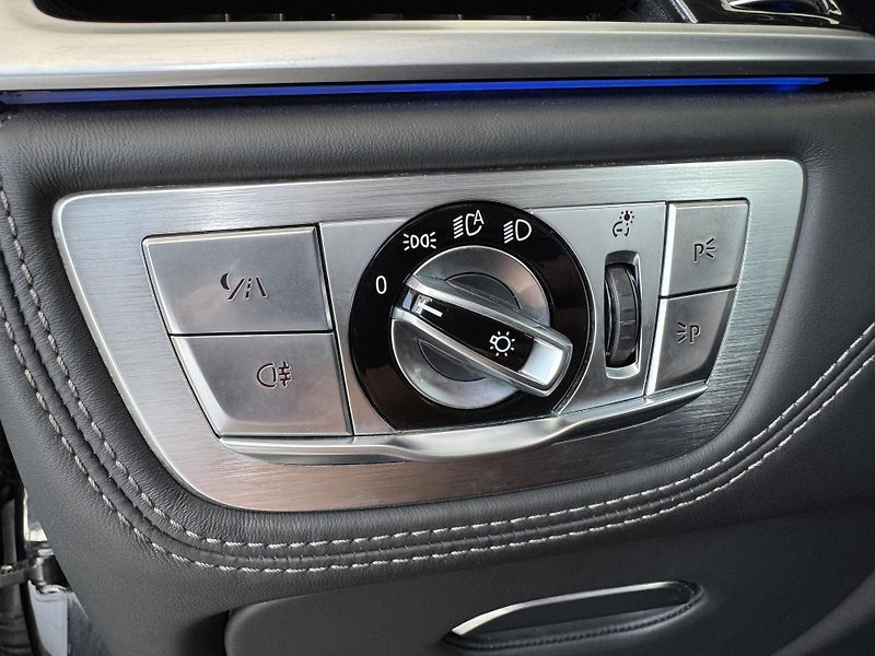 BMW Řada 7 M760 Li xDrive*Nový Motor*DPH - fotka 31 z 48