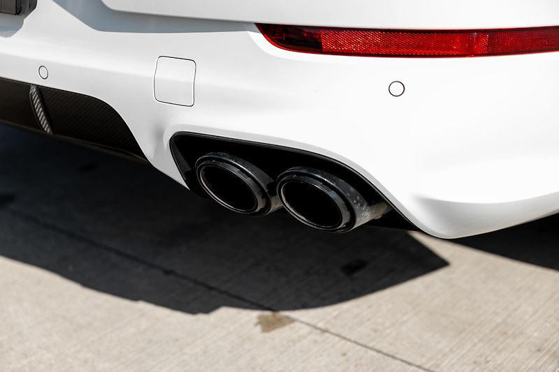 Porsche Cayenne (2023) COUPE PLATINUM EDITION - fotka 13 z 33