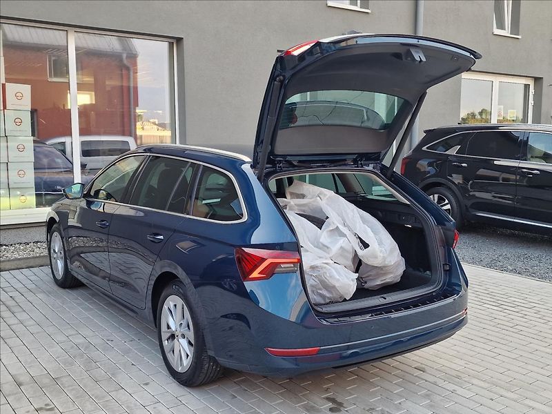 Škoda Octavia 2.0TDI 110kW Style Combi,1Maj - fotka 41 z 50