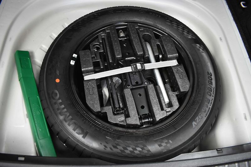 Škoda Octavia 2.0 TDI DSG*STYLE*KAMERA*KESSY - fotka 39 z 41