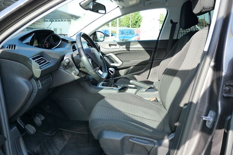 Peugeot 308 - fotka 5 z 6