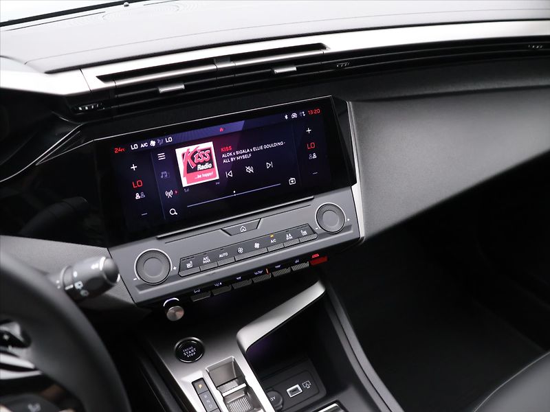 Peugeot 308 1,2 HYBRID ALLURE CZ Aut.klima - fotka 20 z 32