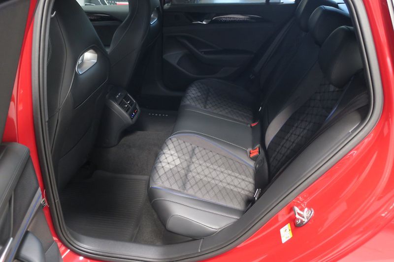 Volkswagen Passat Variant (2024) R-Line 2,0TDI 142kW 4M Nez.Top - fotka 43 z 50