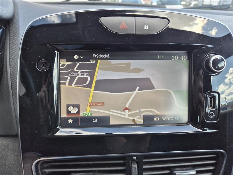 Renault Clio 1,2 i GrandTour Klima Výhřev - fotka 24 z 28