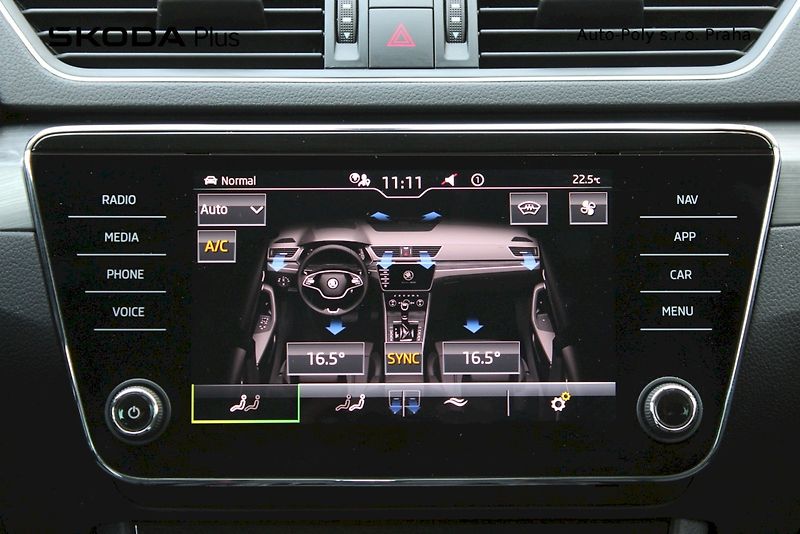 Škoda Superb (2023) 2.0 TDI 110 kW Style Plus - fotka 20 z 25