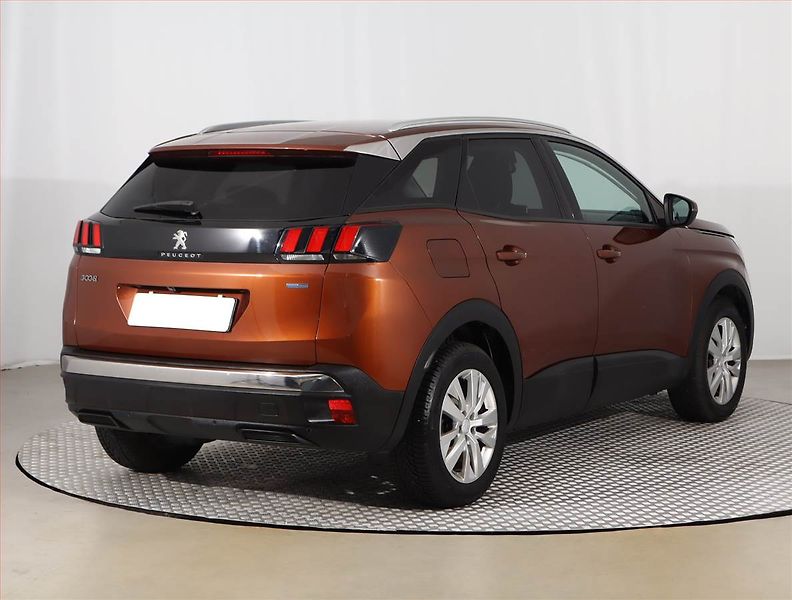 Peugeot 3008 (2017) 1.2 PureTech, Tempomat - fotka 5 z 21