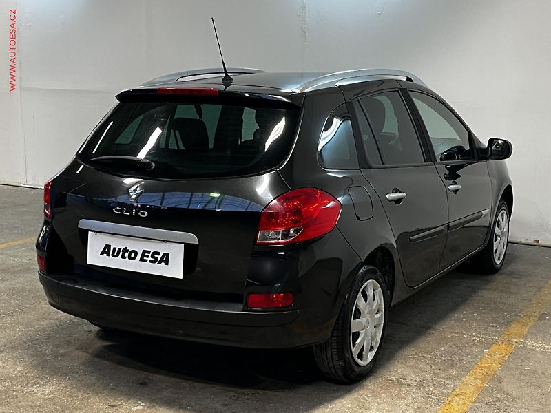 Renault Clio (2010) 1.2i, ČR, AC - fotka 4 z 14
