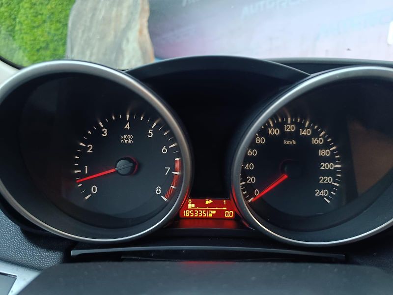 Mazda 3 1.6/77kW - fotka 21 z 27
