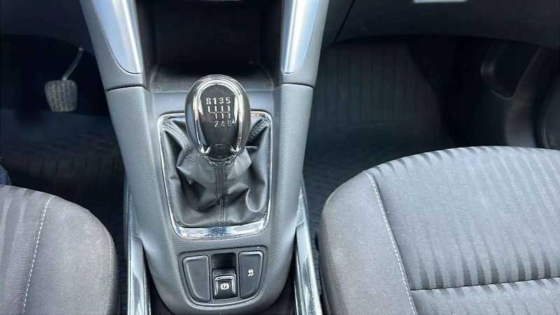 Opel Zafira Tourer 1.4 Turbo MT6 (103kW)/0 - fotka 22 z 41