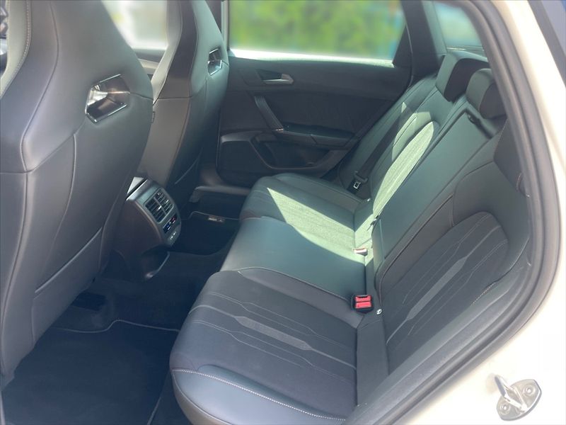 Cupra Leon 2,0 TSI VZ 228 4WD AT - fotka 8 z 11