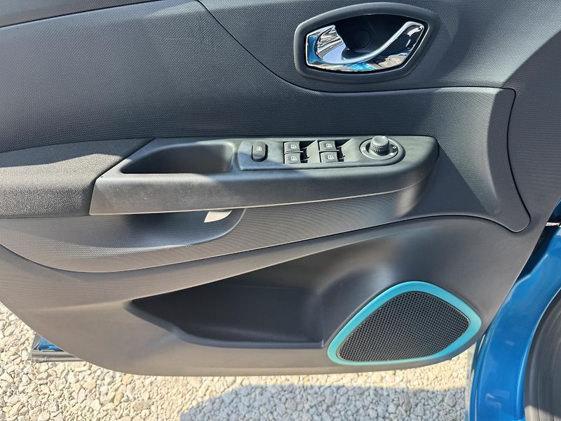 Renault Captur (2016) 1.2TCE,AUTOMAT,2SADY KOL - fotka 22 z 50