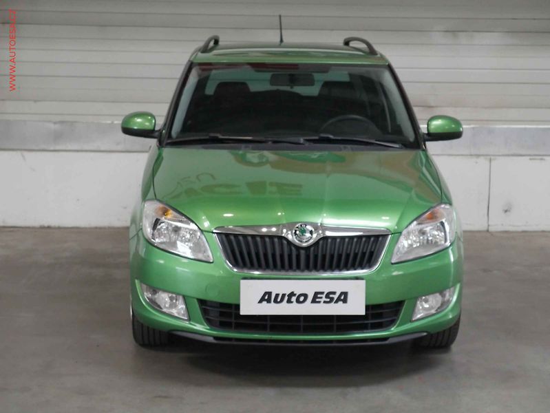 Škoda Fabia (2012) 1.2 TSi, ČR, AC, STK7/28 - fotka 2 z 14