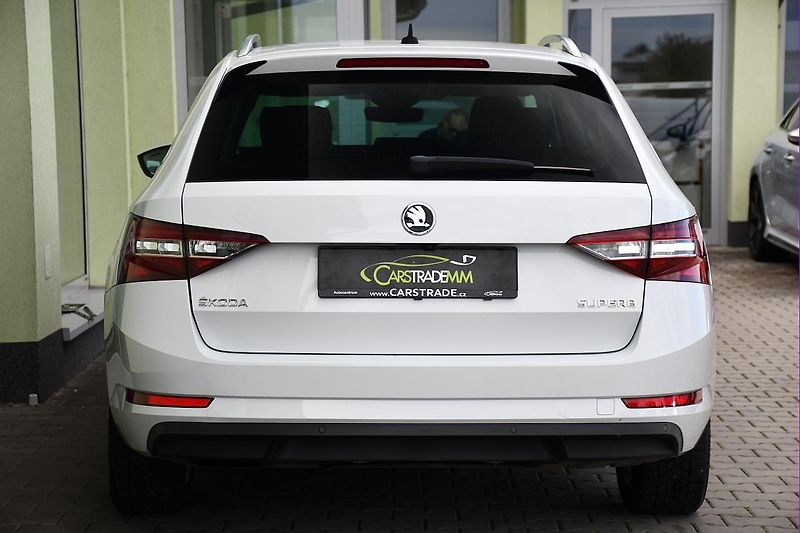 Škoda Superb 1.6TDi 88kW STYLE - fotka 10 z 40