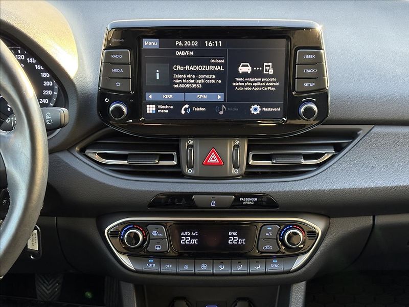 Hyundai i30 1,5 i CVVT  HB Smart - fotka 12 z 17