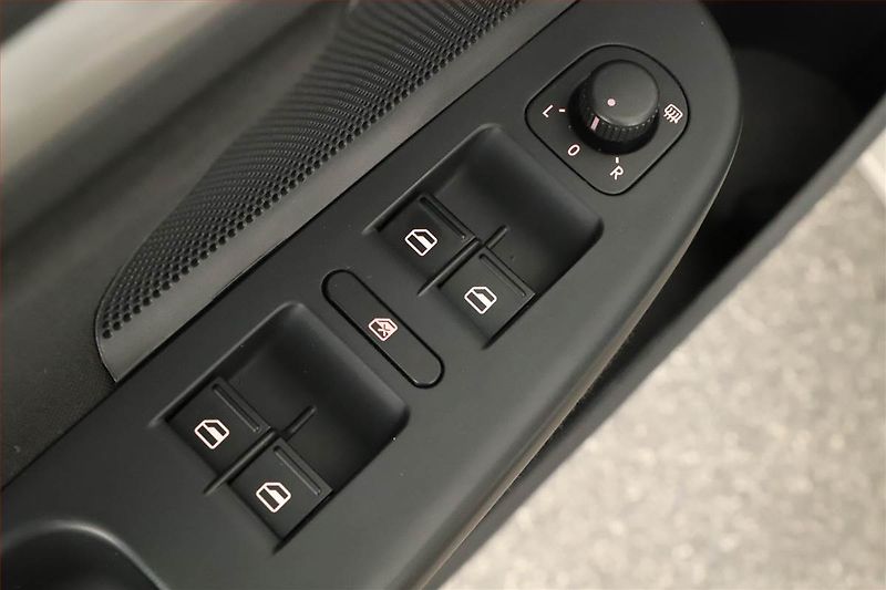 Volkswagen Golf (2013) 1.6 TDI, Tempomat - fotka 14 z 14