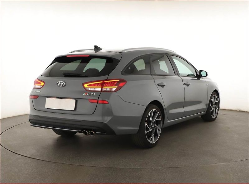 Hyundai i30 (2023) N-Line 1.5 T-GDI - fotka 5 z 20