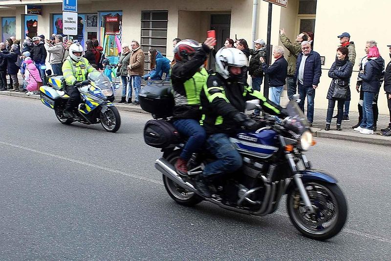 Z příjezdu spanilé jízdy motocyklů do Poděbrad.