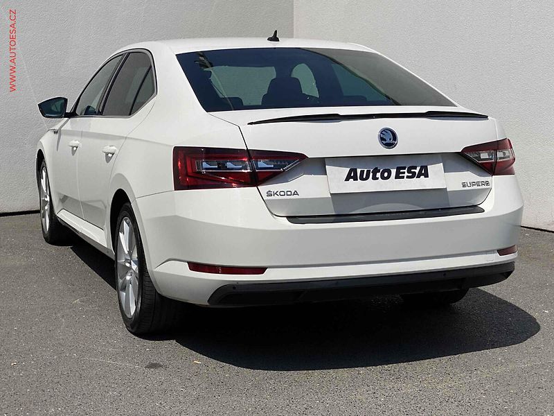 Škoda Superb (2016) 2.0TDi, Style, DSG, bixen - fotka 6 z 19