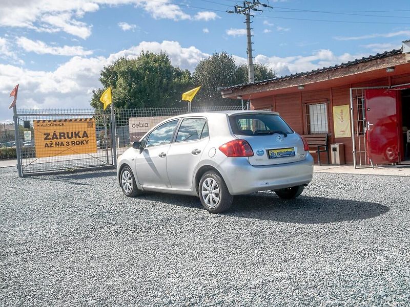 Toyota Auris (2007) ČR 1.4D 66KW – 2x KOLA - fotka 7 z 41
