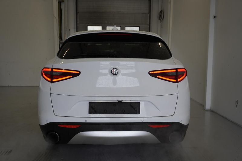 Alfa Romeo Stelvio 2.0 TB 280PS Q4 AUT. - fotka 9 z 29
